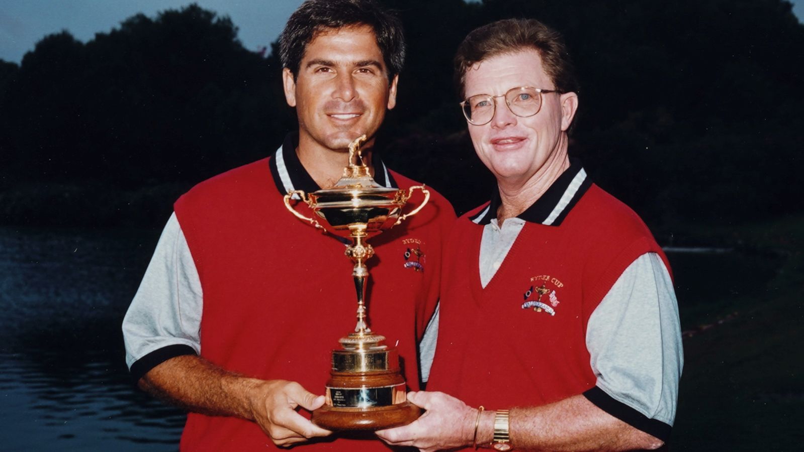 Gleich zwei Rekordmänner auf einem Bild: Sie feierten die höchsten Einzelsiege bei einem Ryder Cup. Tom Kite (r.) gewann 1989 gegen Howard Clark ebenso mit 8&7 wie 1997 Fred Couples gegen Ian Woosnam. © Getty Images