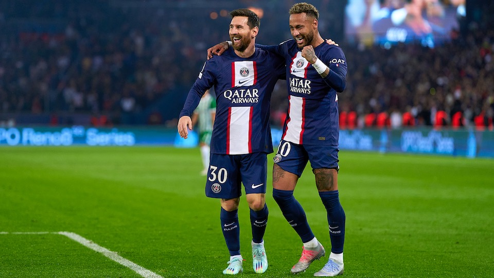 Spielen zwar in einem Team, aber finanziell nicht ganz in einer Liga: Lionel Messi (130 Millionen Jahresverdienst), Neymar (70 Millionen). 