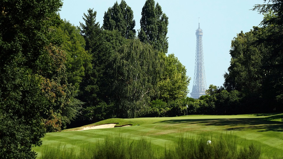Der Eiffelturm in Reichweite: Golf de Saint-Cloud
