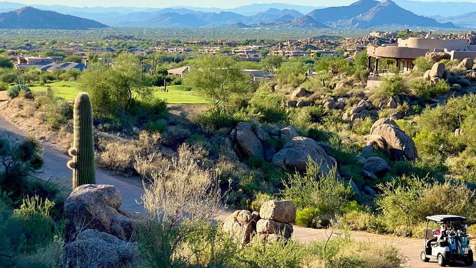 Die spektakuläre Landschaft der Sonora-Wüste sorgt für den eigentümlichen Reiz der Golfplätze von Scottsdale - hier Troon North.
Foto: Wolfgang Weber