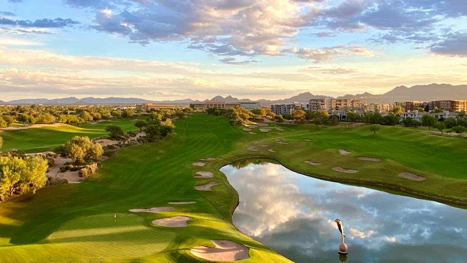 Traumziel für Golftouristen: Scottsdale mit seinen 51 spektakulären Golfanlagen - hier der Blick auf den Acacia-Course des Kierland Golf Resorts.