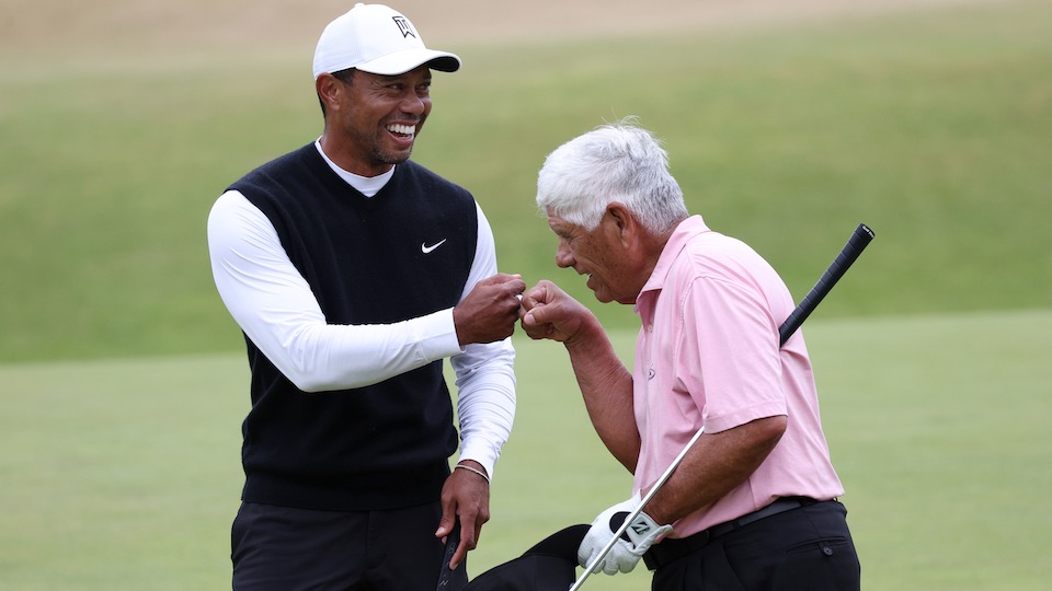 Zwei Legenden unter sich: Tiger Woods und Lee Trevino trafen sich 2022 bei der 150. Open Championship. 