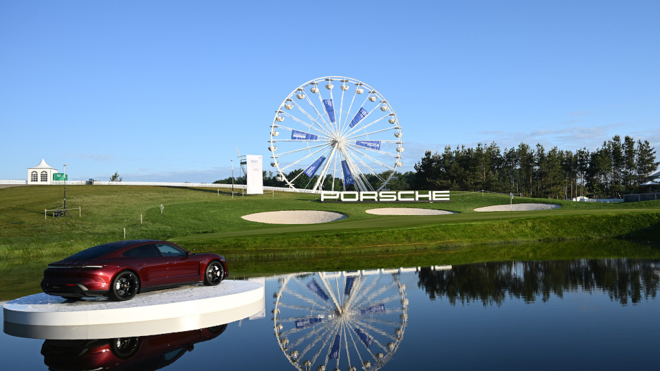 Schmückt auch in diesem Jahr wieder das Gesamtbild der Green Eagle Golf Courses: Das Riesenrad bei der Porsche European Open.