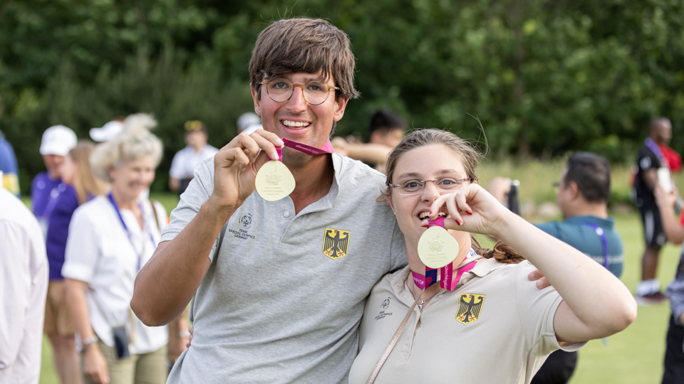 Clemens Schmidt und Anna Mannheims vom Krefelder GC haben bei den Special Olympics Weltspielen beide Gold geholt!