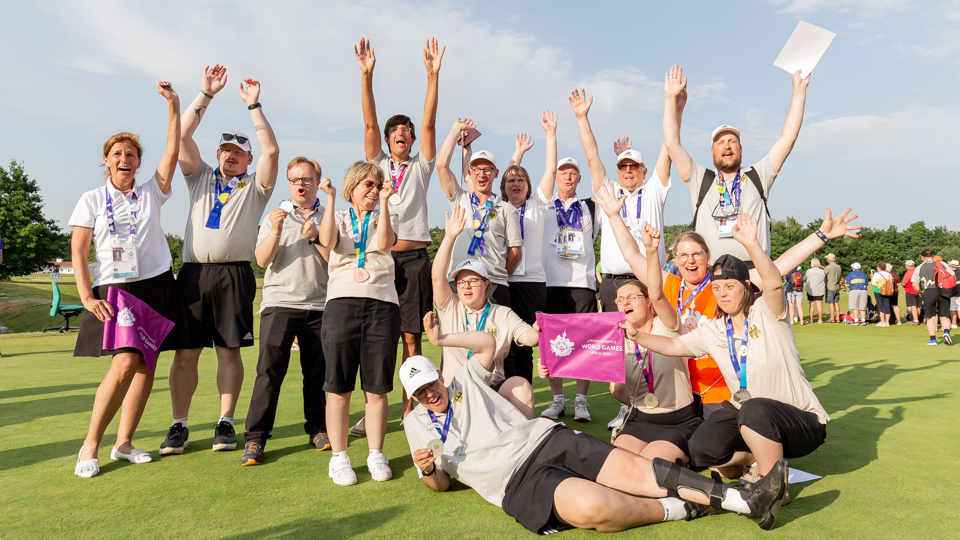 Überglückliche Gesichter: Die zehn Athleten des Special Olympics Team Germany haben acht Medaillen gewonnen.