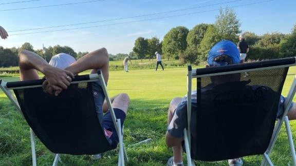 Gutes Wetter und eine lockere Atmospäre gab es bei den Lochspielen am zweiten Tag der DMM AK 30 Herren. (Foto: Golfclub Niep)