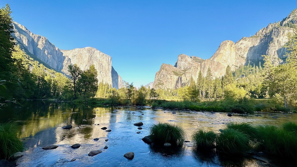 Mächtige Kulisse: Der Yosemite Nationalpark gehört zu den beliebtesten Attraktionen Kaliforniens. 