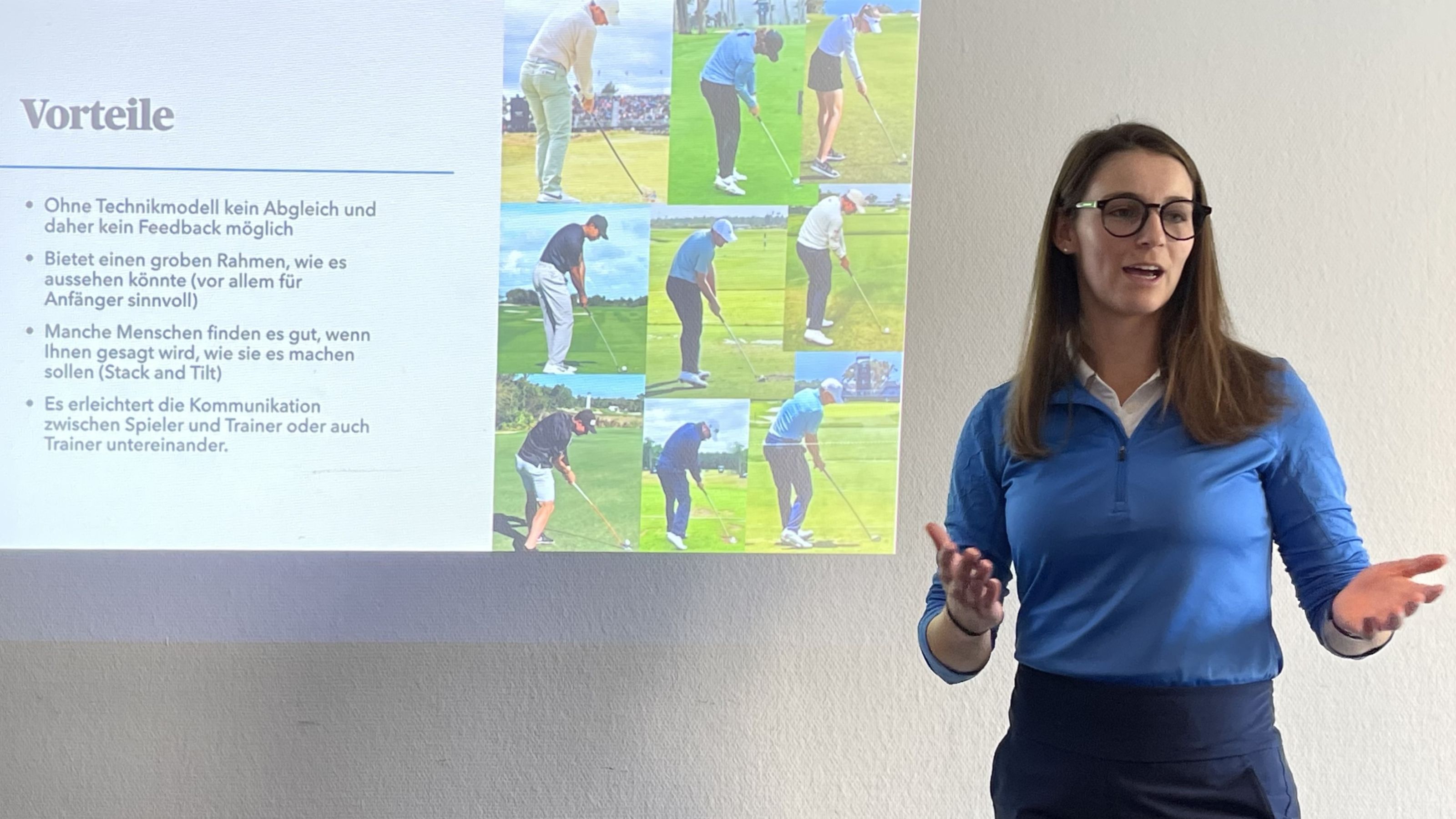 Antje Heissel hält ein Referat im Rahmen ihrer Ausbildung zum Fully Qualified PGA Professional.
