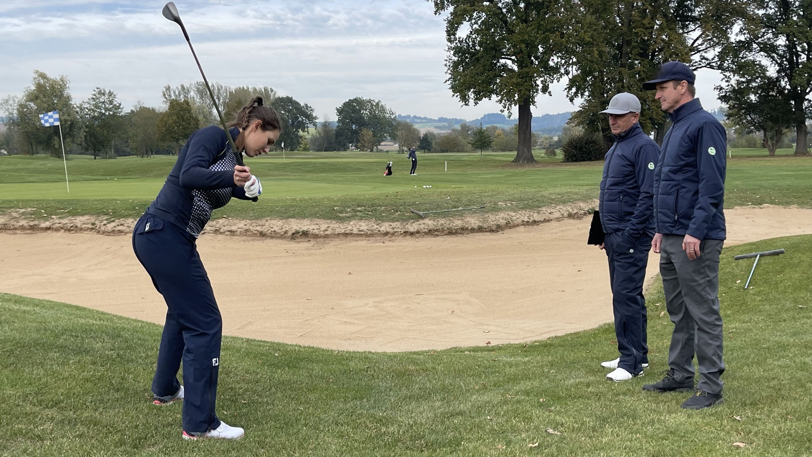 Antje Heissel und zwei Prüfer der PGA of Germany
