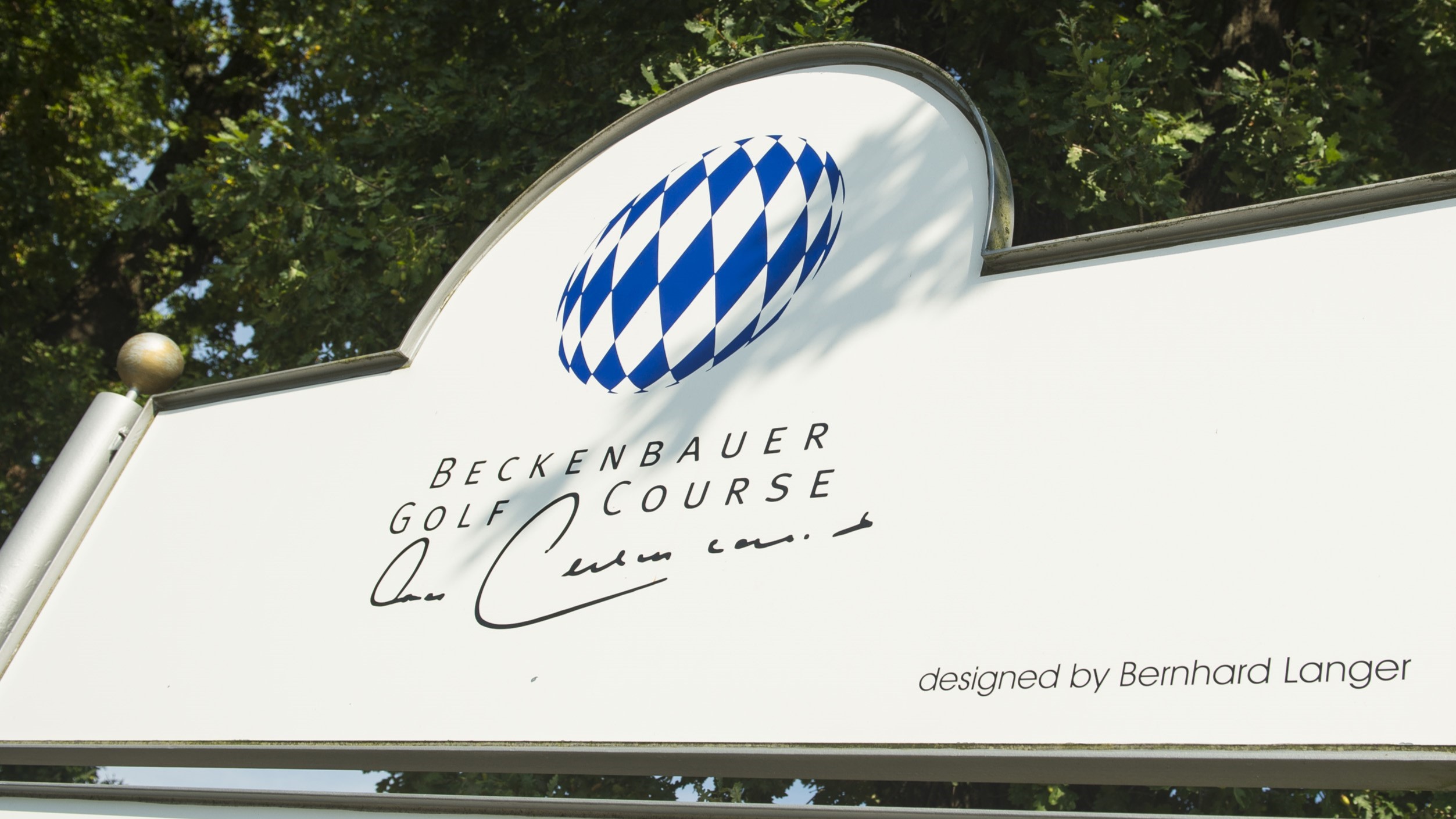 Stattfinden wird der Bastian Schweinsteiger-Cup vom 19. bis 21. Juli auf dem Beckenbauer Course (und dem benachbarten Porsche Course) in Bad Griesbach.