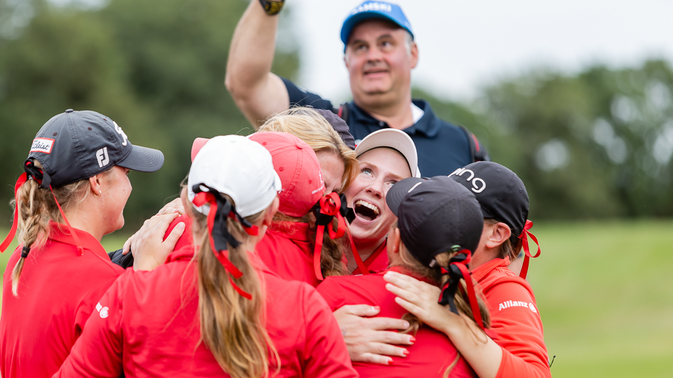 Die Damen des GC St. Leon-Rot dominieren den Finaltag mit einer beeindruckenden golfsportlichen Mannschaftseistung. (Foto: DGV/Tiess)