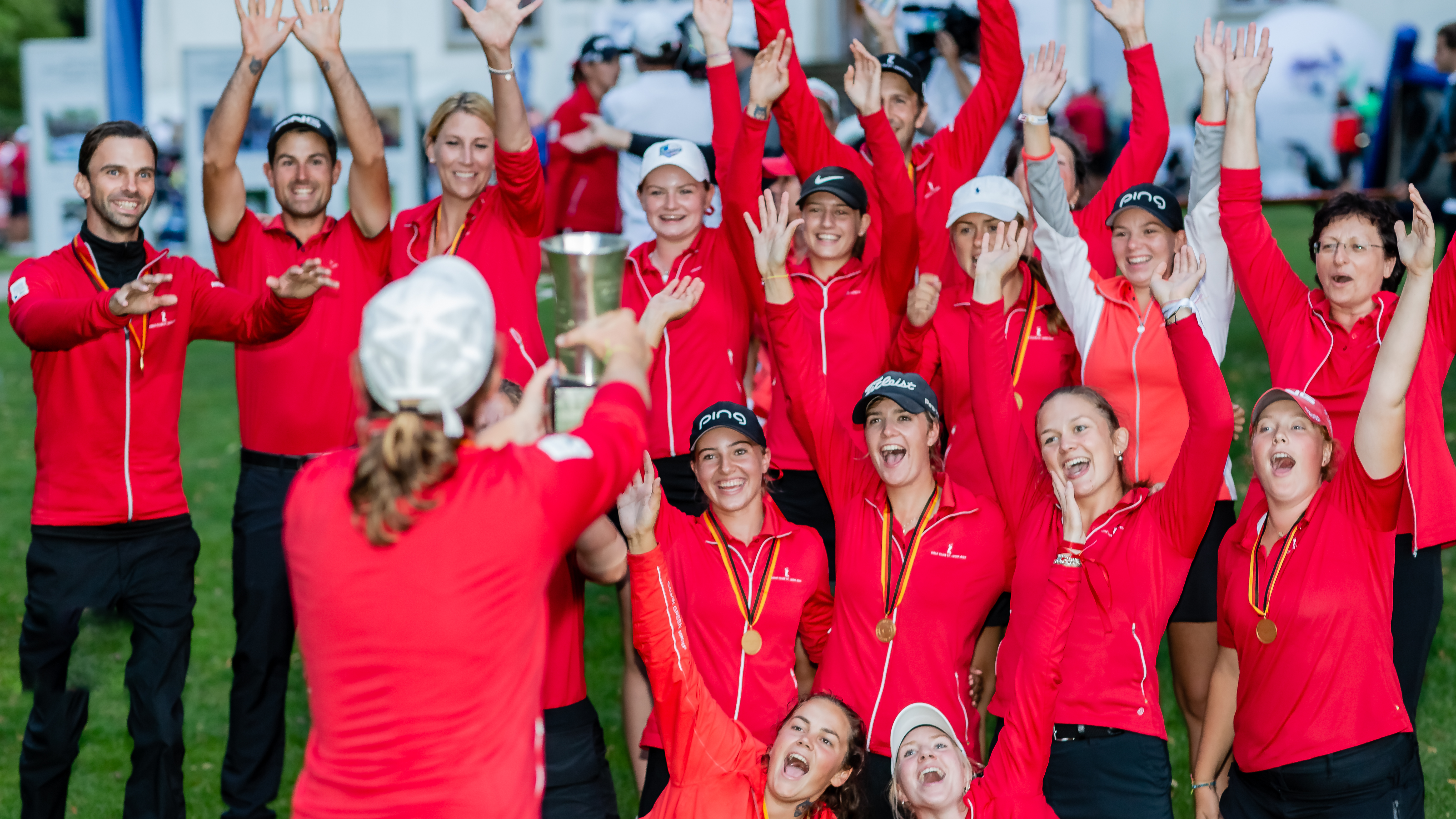 Die Damen des GC St. Leon-Rot dominieren den Finaltag mit einer beeindruckenden golfsportlichen Mannschaftsleistung. (Foto: DGV/Tiess) | © (Foto: DGV/ Tiess)