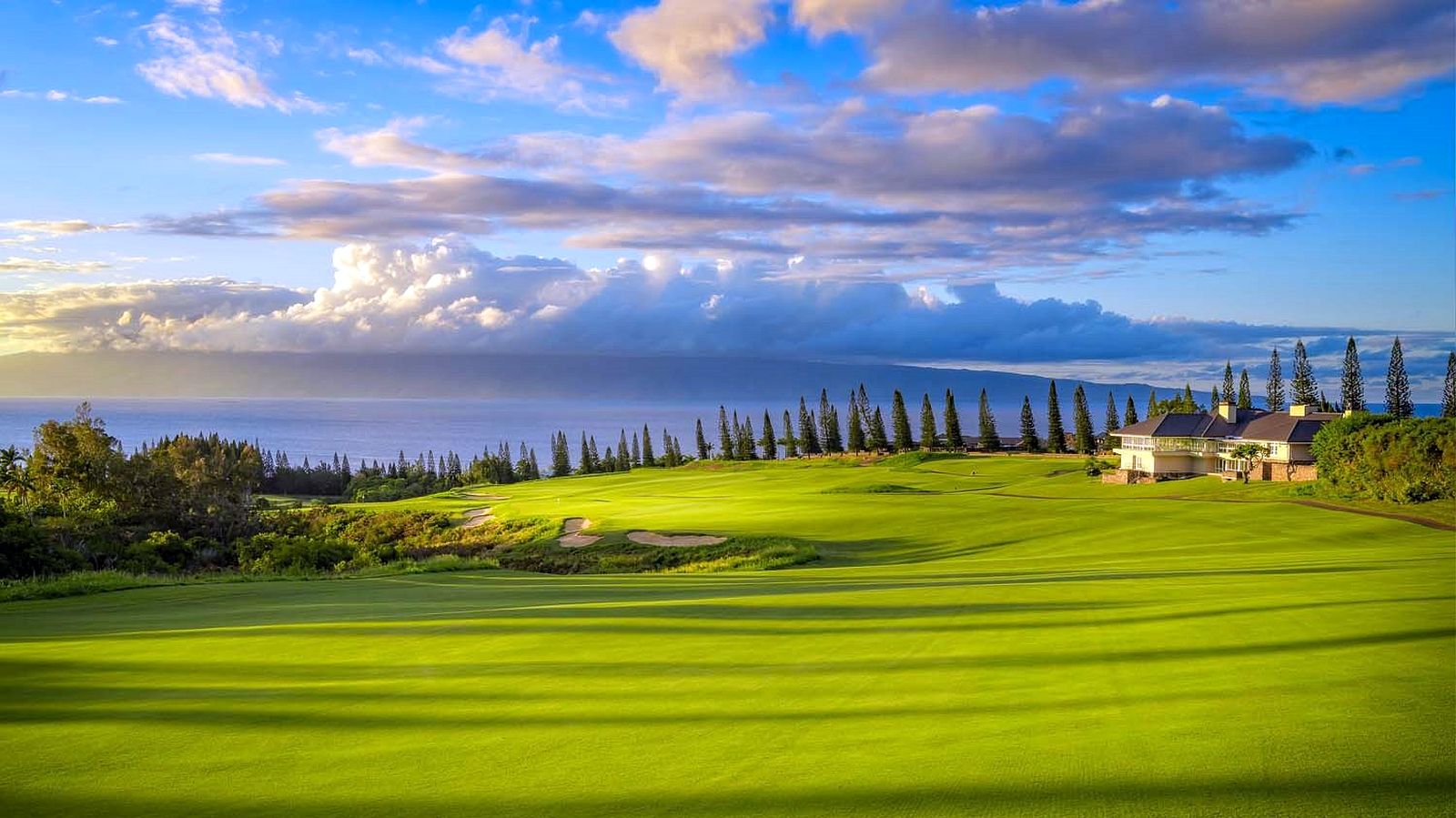 Traumhafte Aussichten: Auf dem Plantation Course startet die PGA Tour traditionell ins neue Jahr. © Kapalua Golf