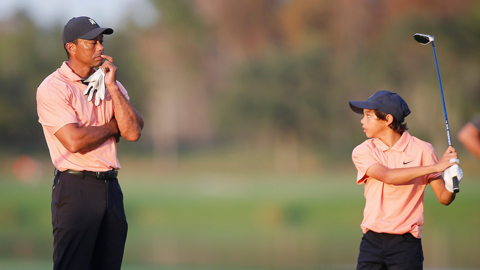 Tiger Woods mit seinem Sohn Charlie bei der PNC Championship 2021. © golfsupport.nl/Russell Lansford/ism