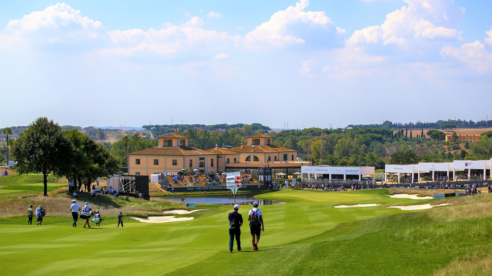 Hier wird 2023 um den Ryder Cup gespielt: Bahn 18 des Marco Simone Golf & Country Clubs in Rom.