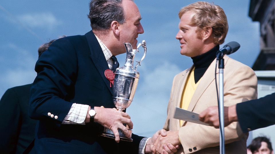 Auch bei der Open Championship 1970 in St. Andrews ist er nicht zu schlagen – im Stechen besiegt er Doug Sanders. | © Getty Images