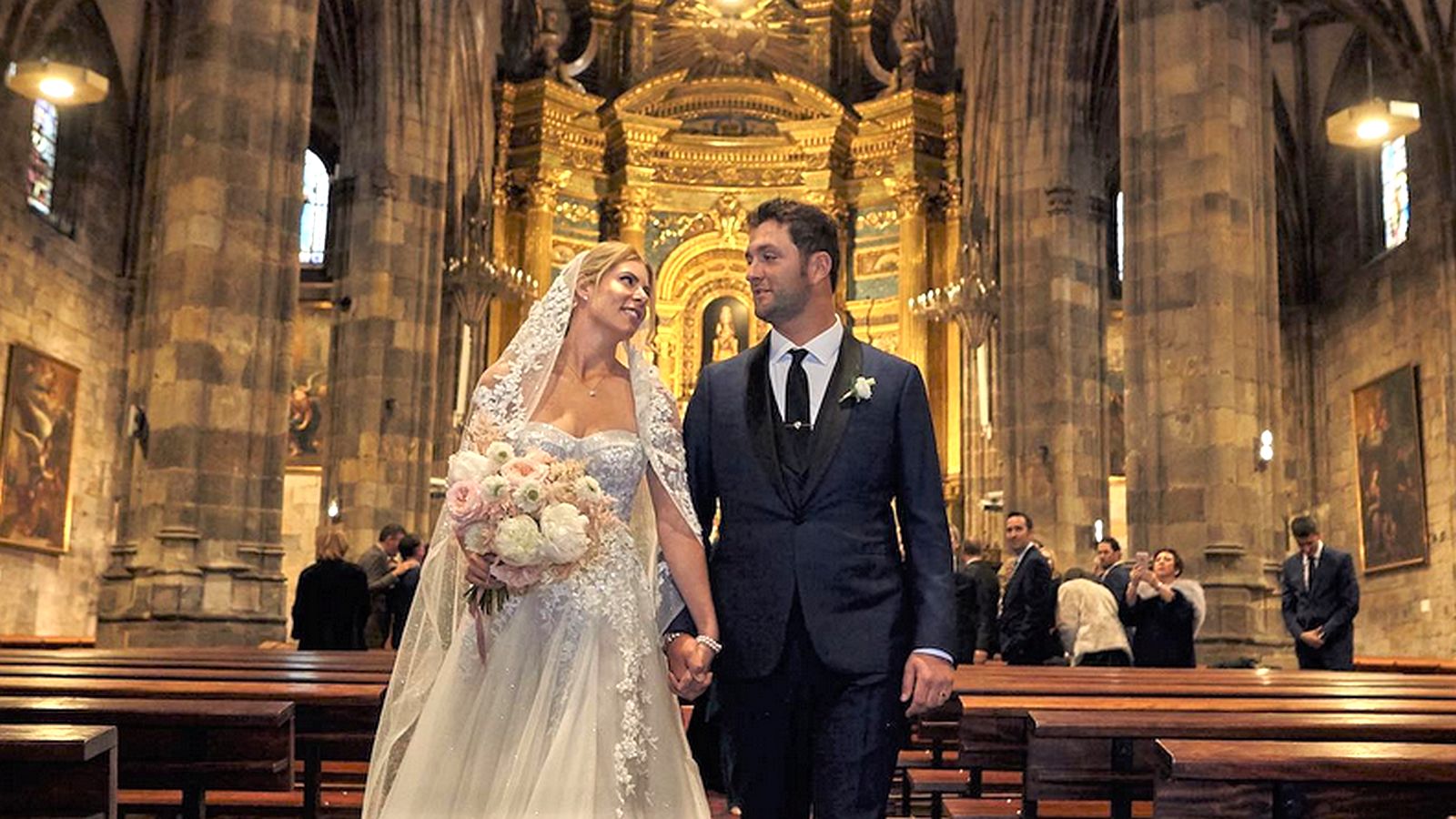 Dezember 2019: Jon Rahm heiratet seine Freundin Kelley Cahill in der Basilika von Bilbao. © instagram.com/jonrahm