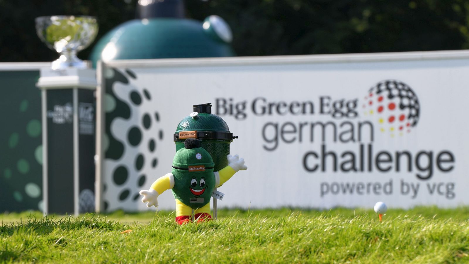 Maskottchen, Pokal, Banner - bei der Big Green Egg German Challenge powered by VcG ging's bunt zu. © DGS/Frank Foehlinger