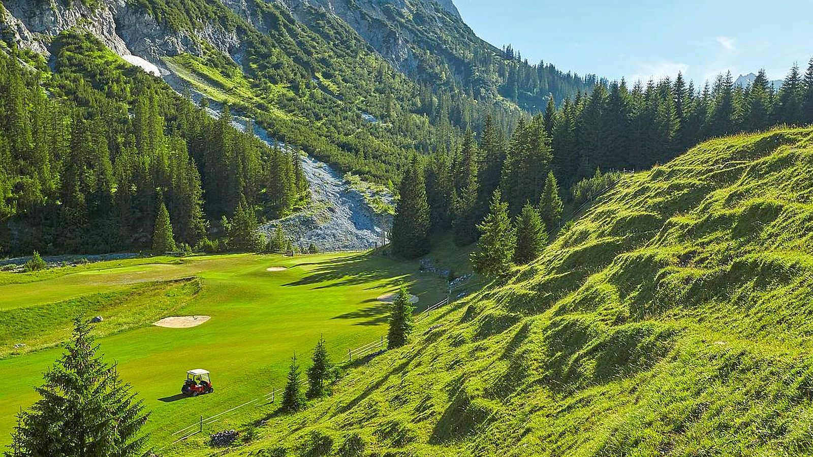 Herrliches Panorama: der GC Lech in Vorarlberg, Österreichs westlichstes Bundesland.